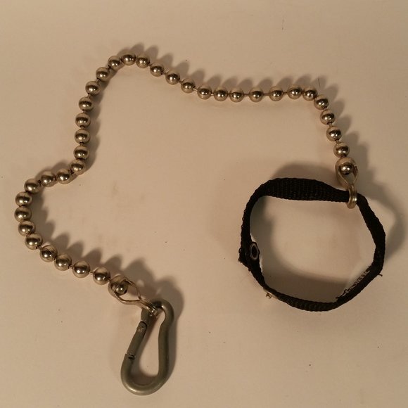 Wallet Chain - Picture 1 of 3
